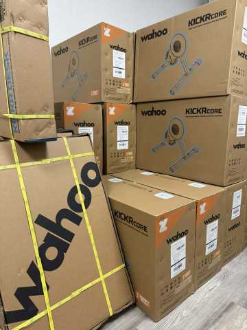 Wahoo görgők és kiegészítők folyamatos készleten. Saját raktárból azonnal elérhető modellek, ventillátor, asztalok és szőnyegek – nincs várakozás.