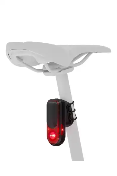 Garmin Varia RearVue 820 kompakt diz&aacute;jn univerz&aacute;lis nyeregcső r&ouml;gz&iacute;t&eacute;s orsz&aacute;g&uacute;ti gravel