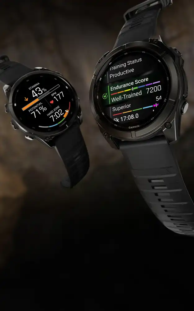 Narancssárga szíjas Garmin Fénix 9 pro okosóra színes AMOLED-kijelzővel.