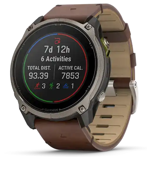 Ugyanaz a Garmin Enduro 4 51 mm &oacute;ratest di&oacute;sz&iacute;nű bőrsz&iacute;jjal