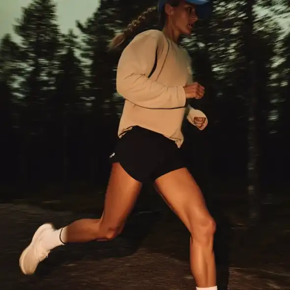 akkumulátor üzemidő 30 óra gps módban
